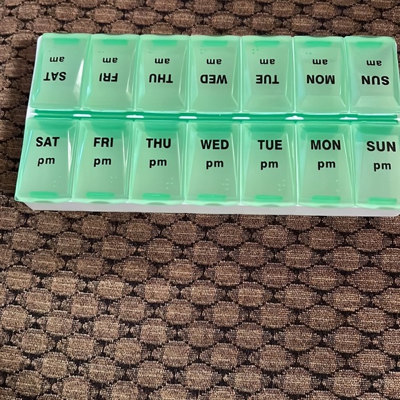 7- Day pill organizer - Picture 5 of 5